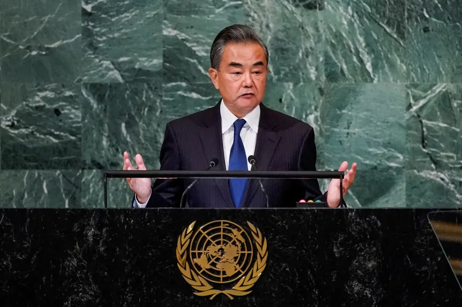 Čínský ministr zahraničí Wang I pří projevu v OSN