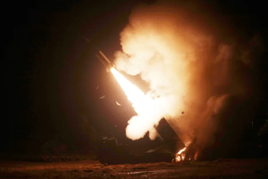 Jedna z raket vypálená Jižní Koreou a USA v reakci na test KLDR