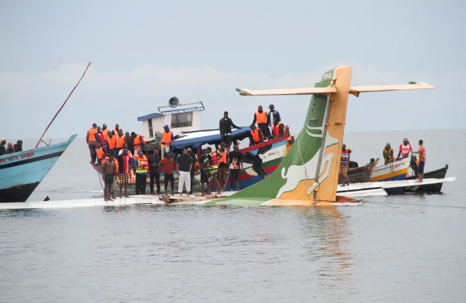 Havarované tanzanské letadlo ve Viktoriině jezeře