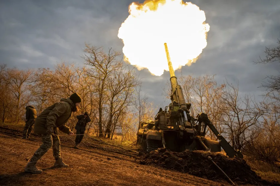 Ukrajinské dělostřelectvo v Chersonské oblasti
