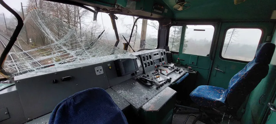 Zničená kabina lokomotivy