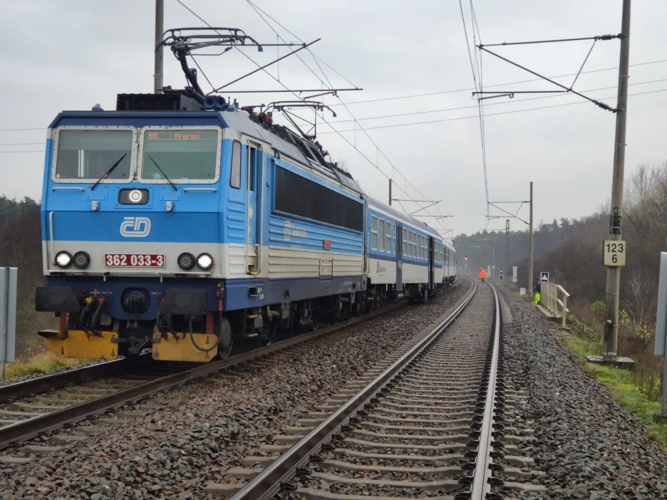 Vlak po nehodě u Moravského Písku