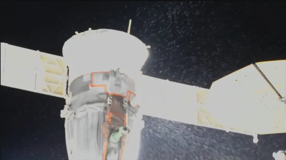 Únik chladící kapaliny z lodi Sojuz