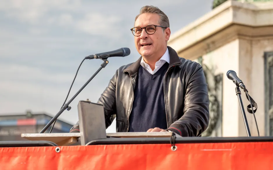 Heinz-Christian Strache na mítinku ve Vídni (říjen 2022)