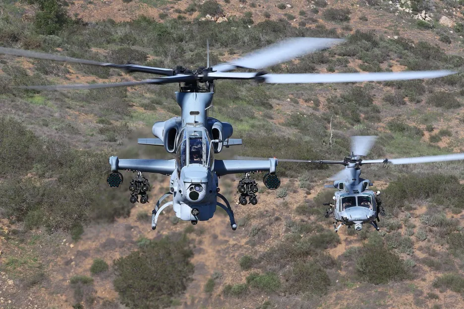 Vrtulník AH-1Z Viper a UH-1Y Venom