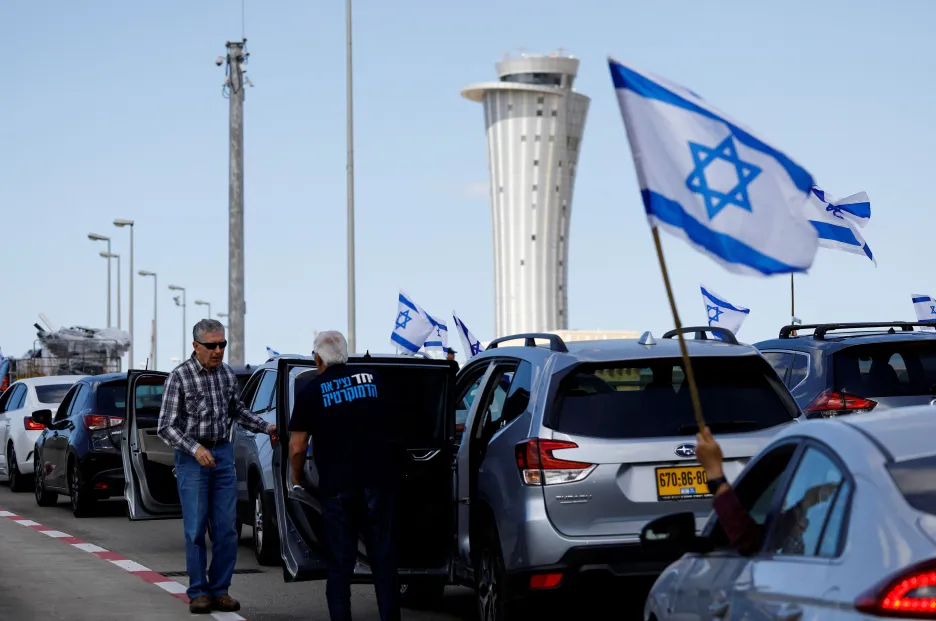 Kolona aut u Ben Gurionova letiště