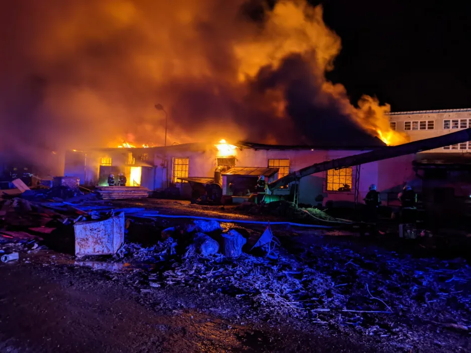 Požár haly v Čelákovicích