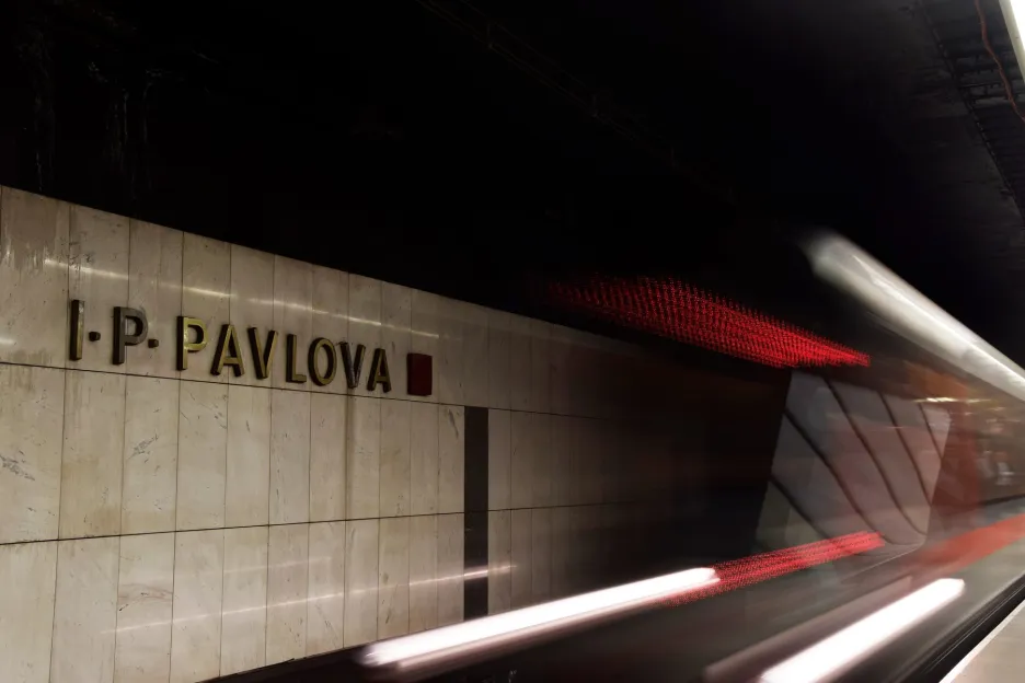 Stanice metra I. P. Pavlova v Praze