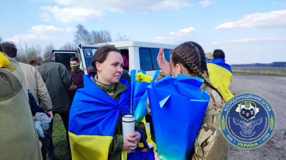 Ukrajinští vojáci po návratu z ruského zajetí