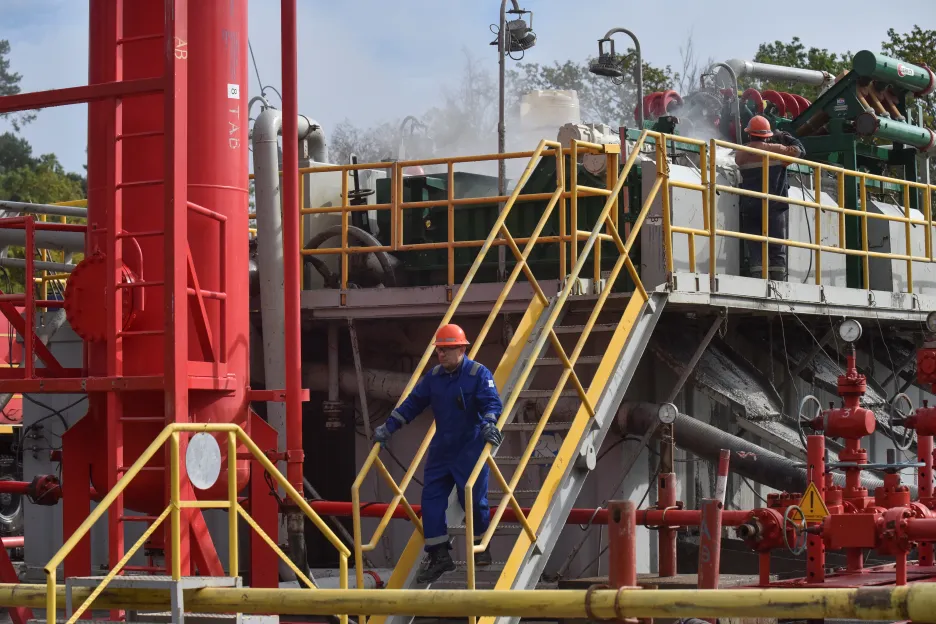 Práce na plynové studně Naftogazu ve lvovském regionu