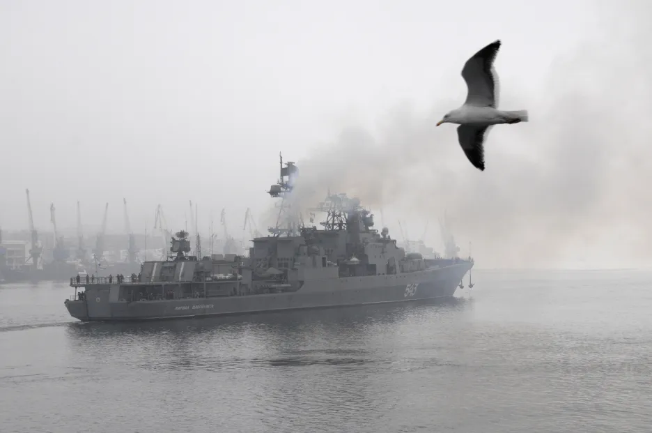 Torpédoborec Maršál Šapošnikov ve vladivostockém přístavu (snímek z roku 2010)