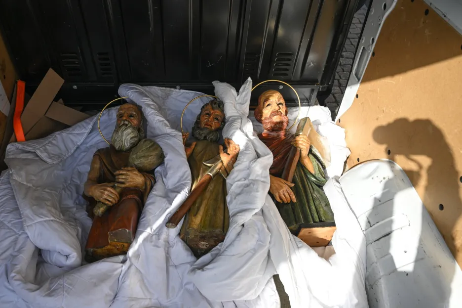 Sochy tří apoštolů z pražského orloje se budou restaurovat