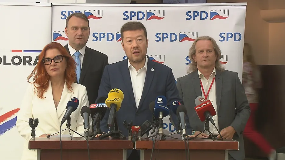 Tisková konference stran SPD a Trikolora 