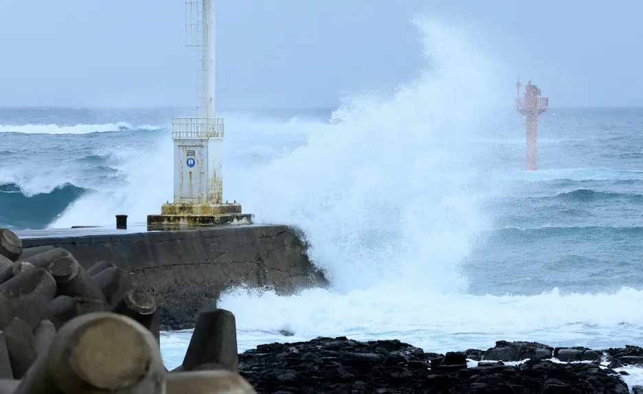 Vlny na ostrově Jeju, 9. srpna 2023
