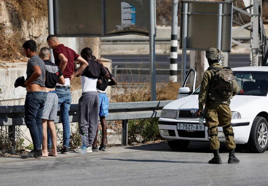Izraelský vojenský check-point u Hebronu