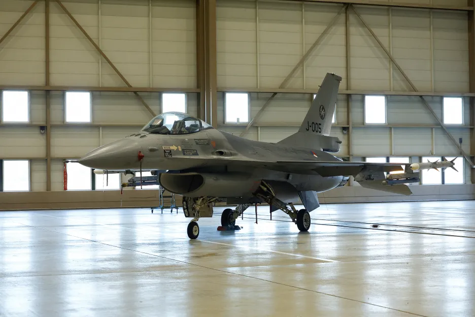 Letoun F-16