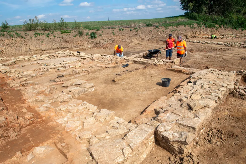 Záchranný archeologický výzkum na budoucí dálnici D35