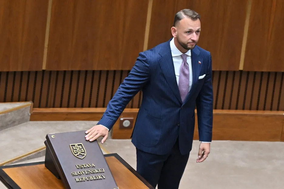 Slovenský ministr vnitra Matúš Šutaj-Eštok při skládání slibu