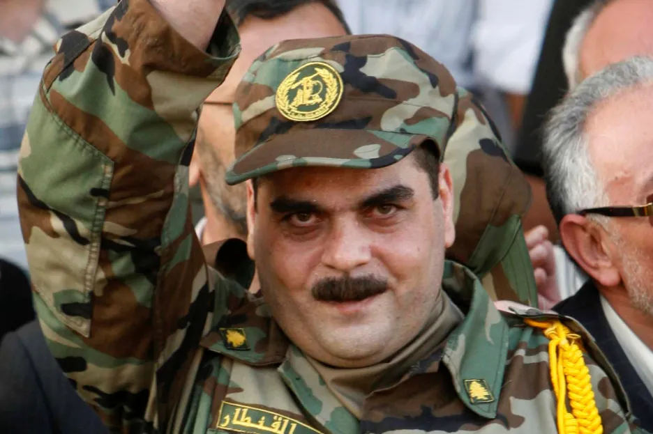 Samir Kantar na snímku z roku 2008. Po propuštění z izraelského vězení zdraví veřejnost v pohraničním městě Naqoura v Libanonu