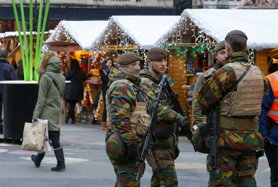 Vojáci v ulicích Bruselu