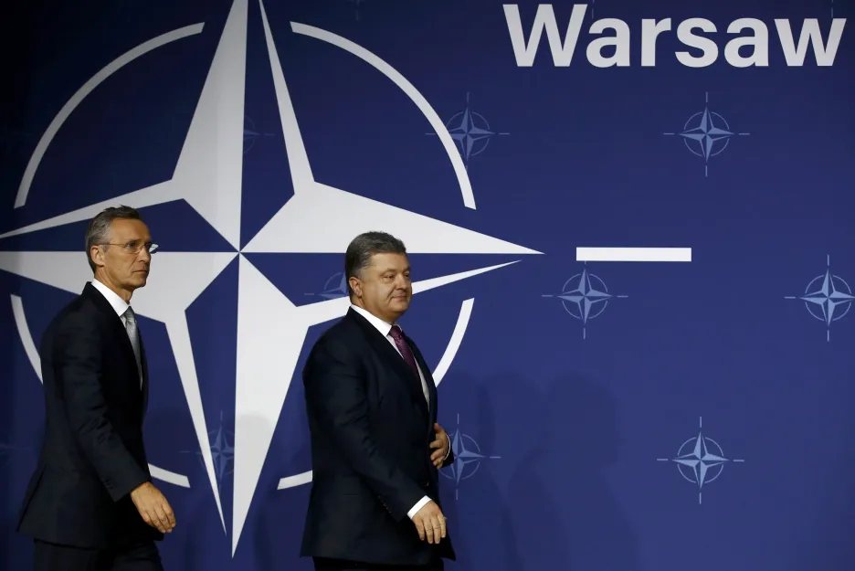 Ukrajinský prezident Petro Porošenko se šéfem NATO