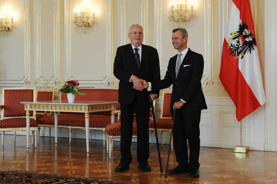 Miloš Zeman s rakouským prezidentským kandidátem Norbertem Hoferem