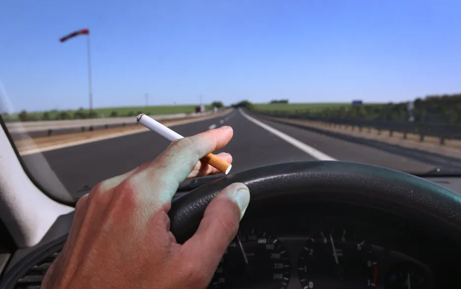 Kouření za volantem