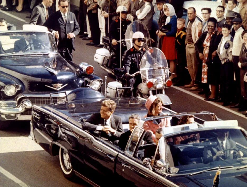 Prezident Kennedy těsně před osudnými výstřely v Dallasu