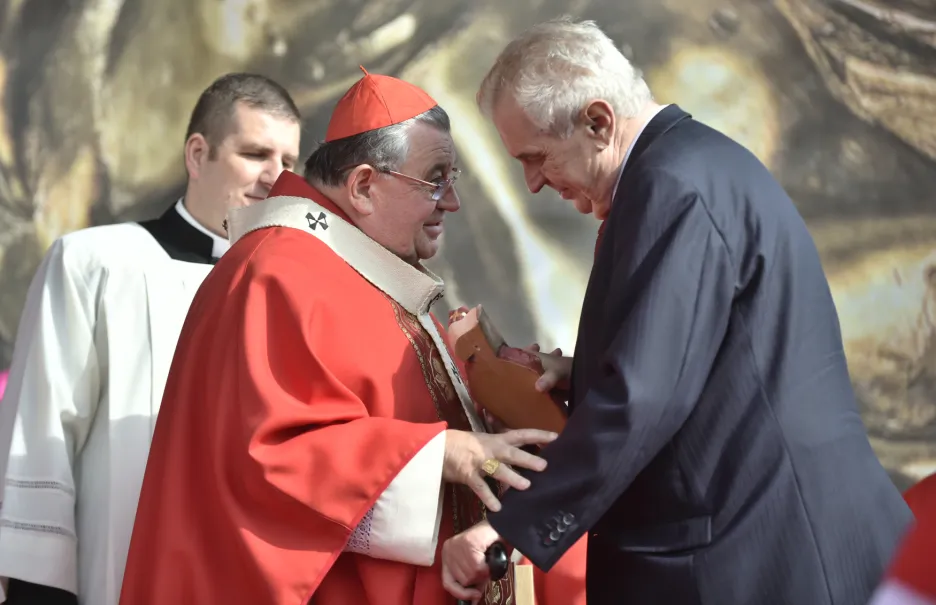 Prezident Miloš Zeman a kardinál Dominik Duka na Národní svatováclavské pouti