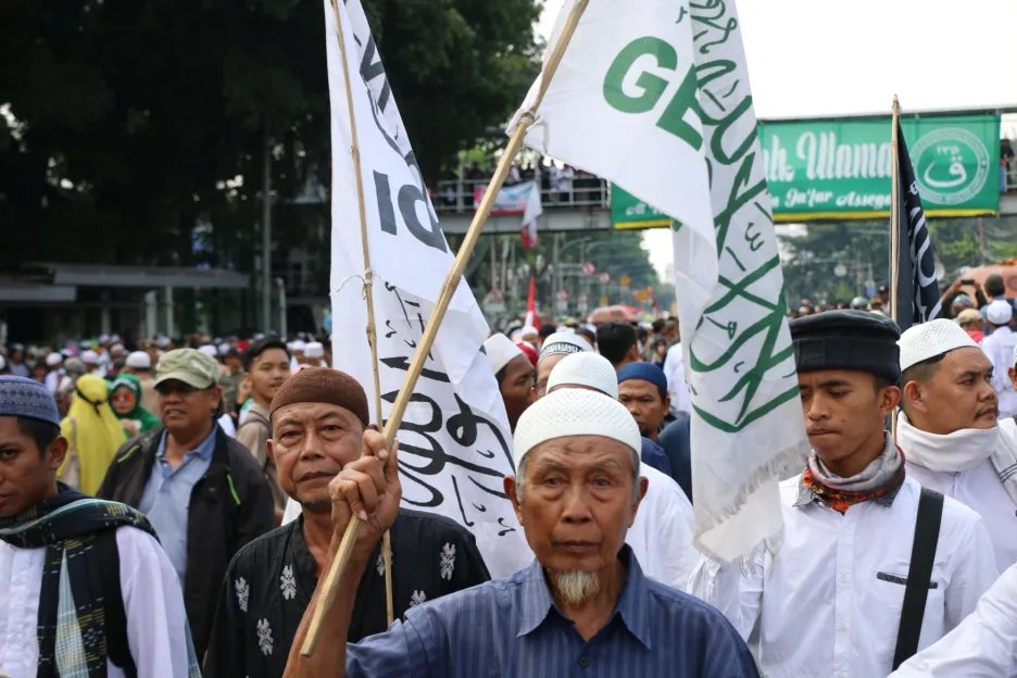 Protestující muslimové v Indonésii