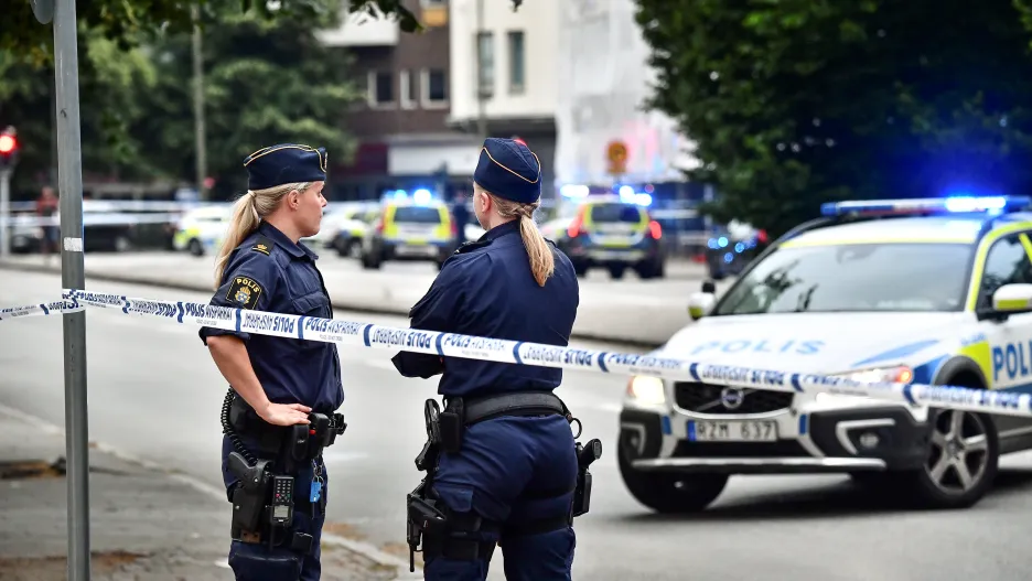 Policie na místě činu ve městě Malmö, kde se odehrála střelba