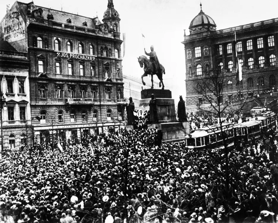 Jedna z nejznámějších fotografií revoluce 28. října 1918