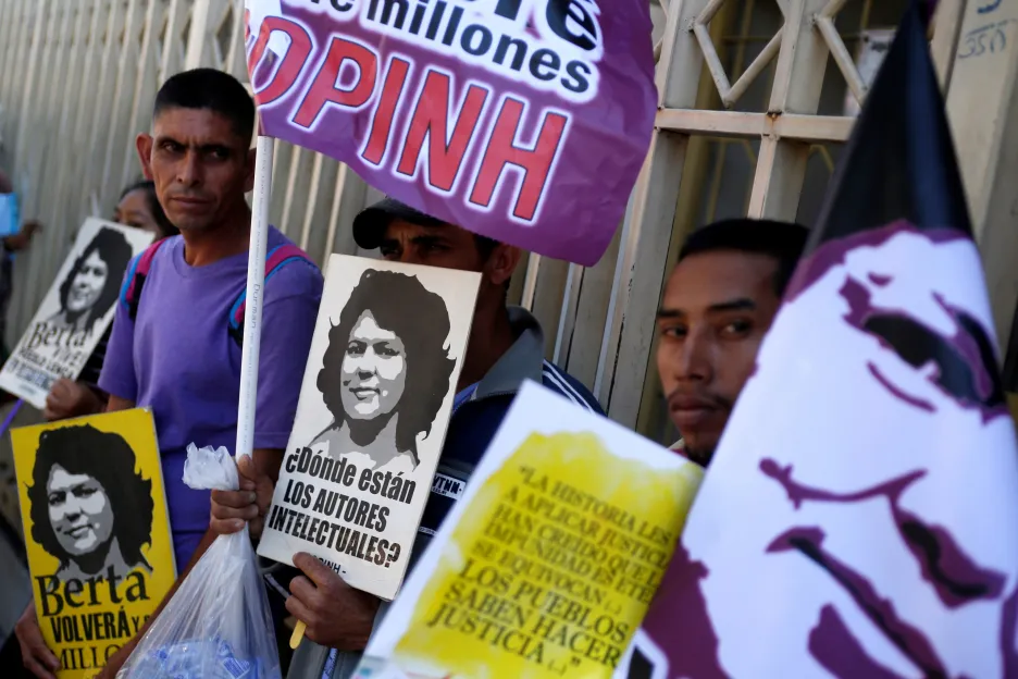 Protest původních obyvatel po vraždě ekologické aktivistky v Hondurasu