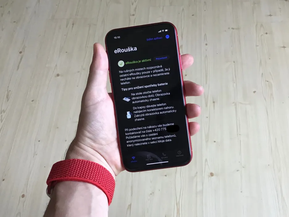 Aplikace eRouška na telefonu s operačním systémem iOS