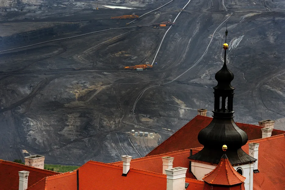 Těžba uhlí u zámku Jezeří