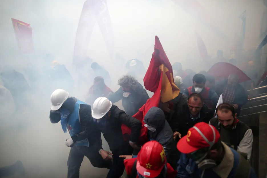 Prvomájovou demonstraci v Istanbulu rozehnala policie