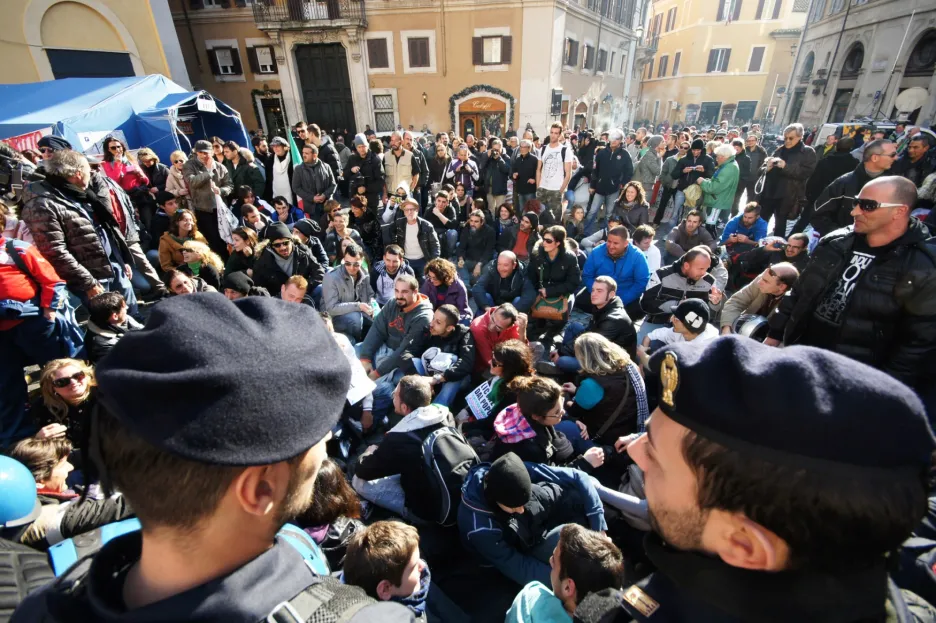 Nespokojení Italové vyrazili do ulic