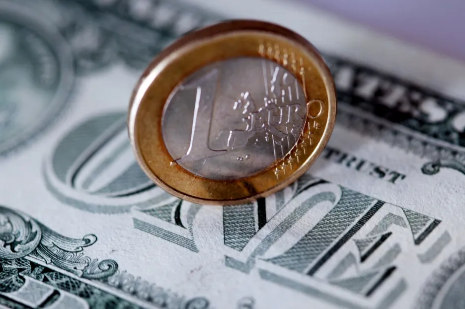 Euro versus dolar