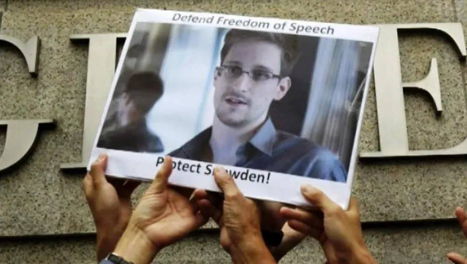 Transparent na podporu Edwarda Snowdena