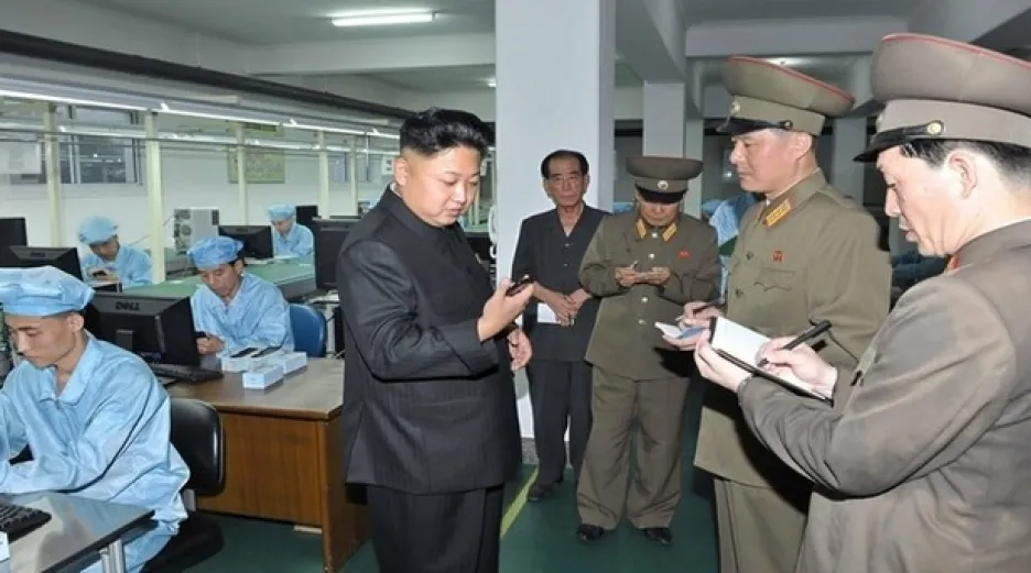 Kim Čong-un se smartphonem