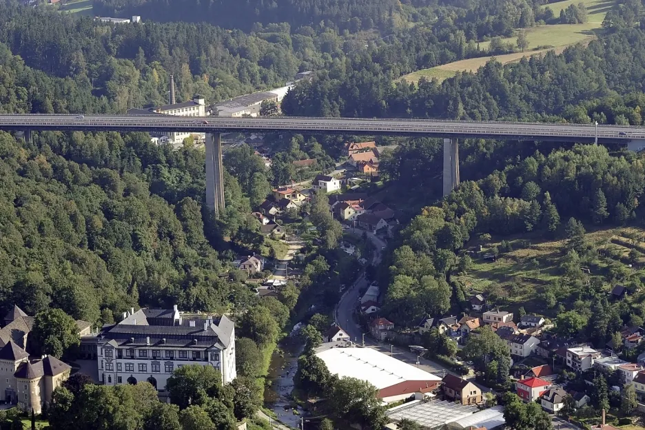 Velké Meziříčí chce na most kvůli sebevrahům nainstalovat záchytné sítě