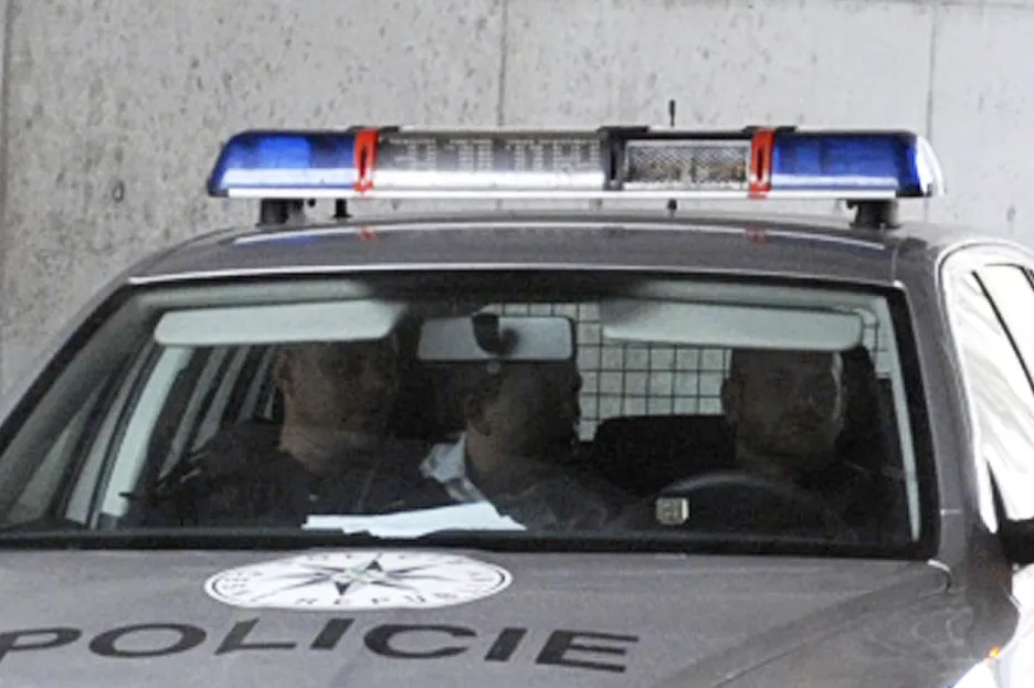 Marek Šnajdr v policejním autě