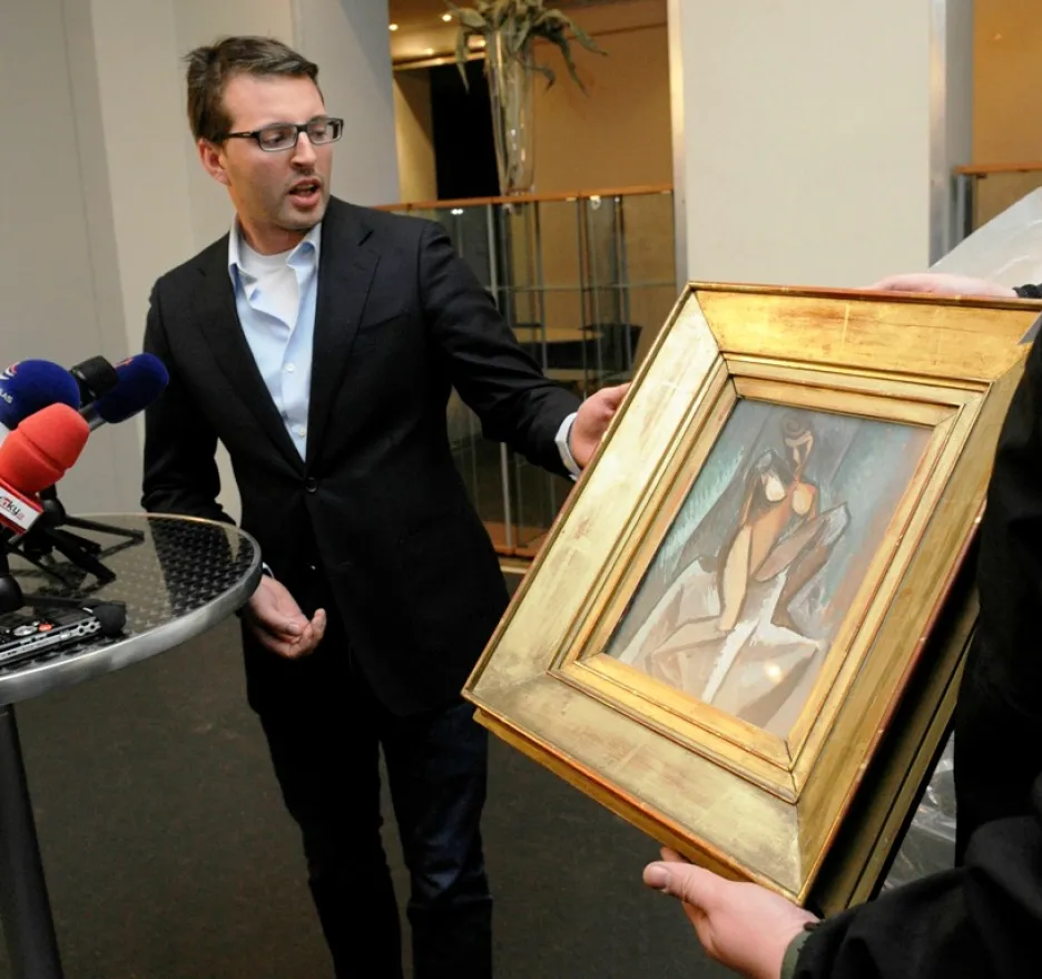 Jan Třeštík s obrazem od Pabla Picassa
