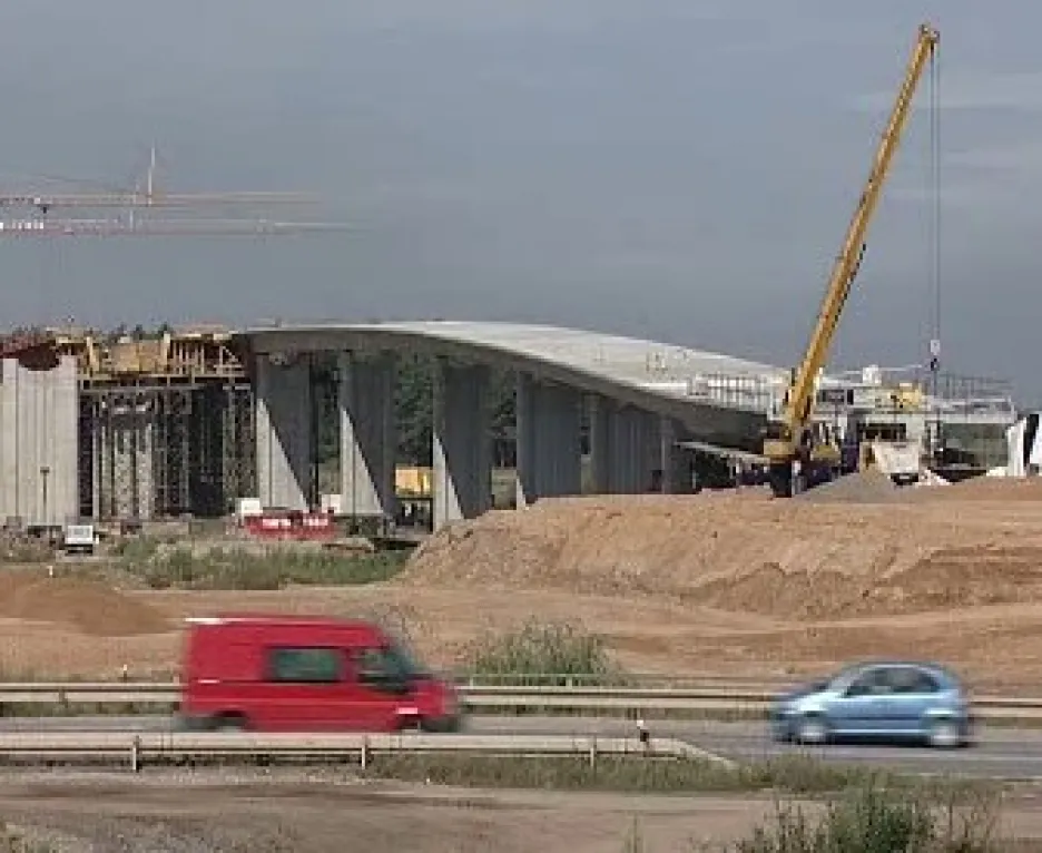 Výstavba silničního mostu