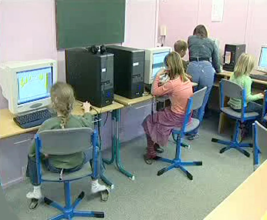 Děti v počítačové učebně