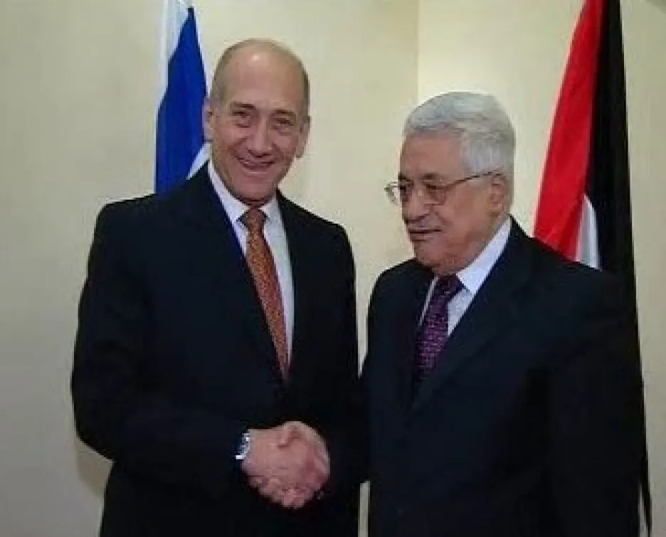 Ehud Olmert a Mahmúd Abbás