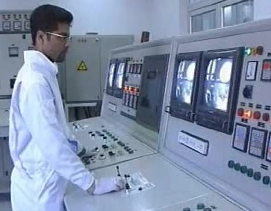 Pracovník v jaderné elektrárně