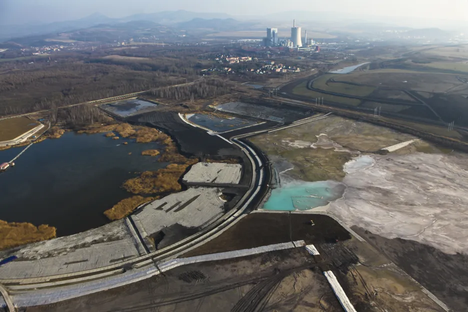 Krajina v severních Čechách po těžbě hnědého uhlí