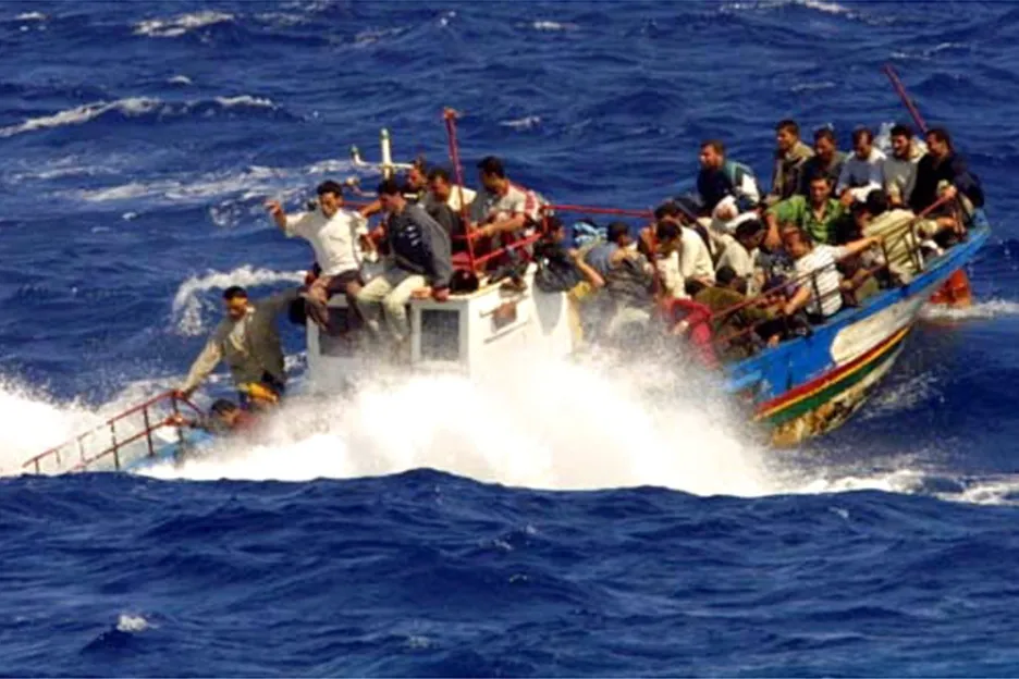 Loď s uprchlíky