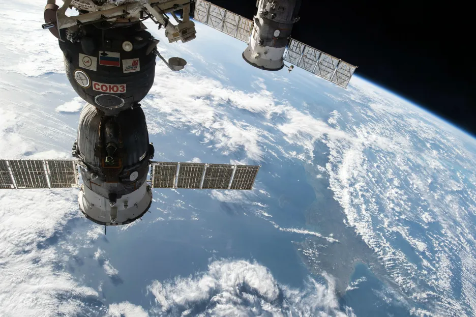Snímek Sojuzu pořízený z ISS